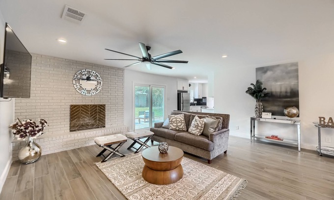 Round Rock Apartment | Ashley’s Boutique Inn - Austin Alternative Open!