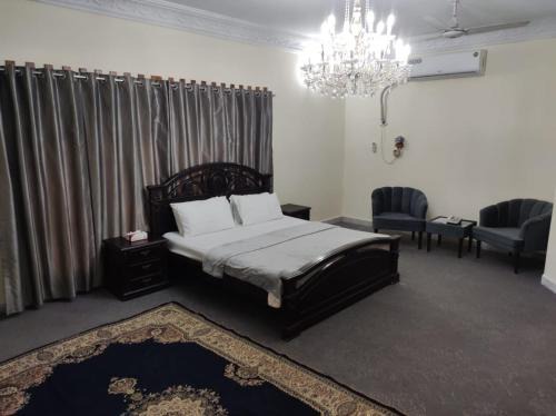 Darra House | Askari Gold Crest
