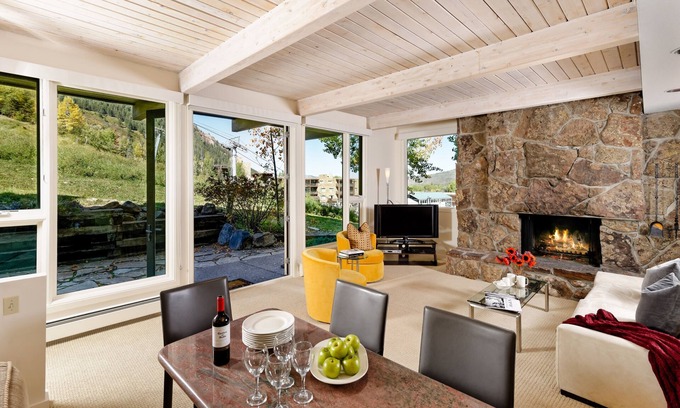 Aspen Condo | Aspen Alps Spacious 3 Bedroom Apartments - Full Kitchen, Free Wifi & Parking