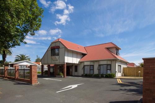 Hamilton East Hotel | Aspen Manor Motel