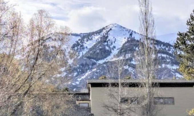 Moose Wilson Road Condo | Aspens-Spectacular mountain condo in great location!