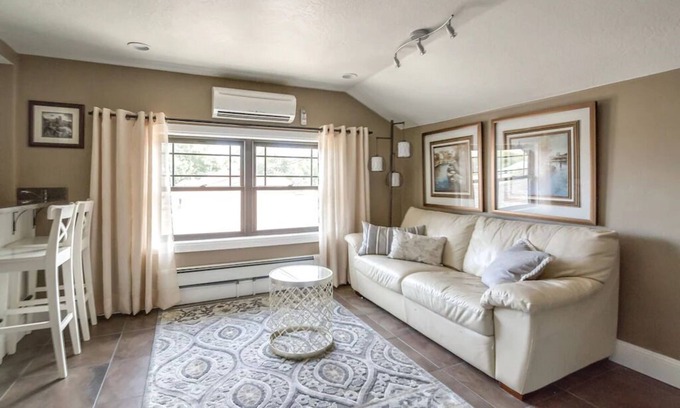 Franklin Apartment | Aspenwood Manor- Aspenwood Manor- Downtown Bavarian Beauty
