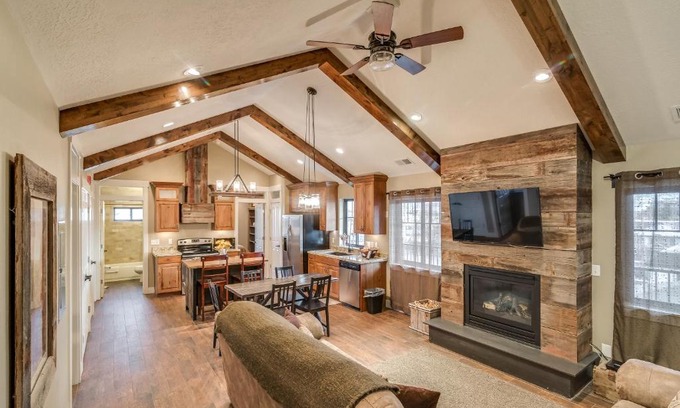 Central Business District Apartment | Aspenwood Manor
