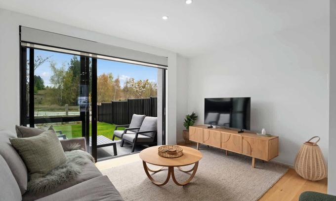 Wanaka House | Aspirings Views on Rowley