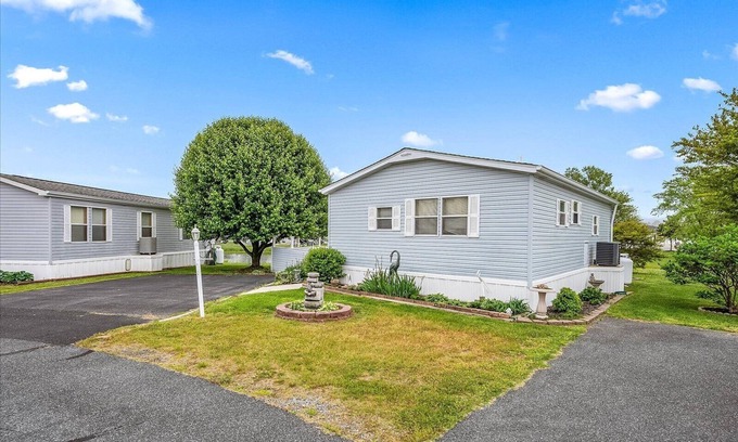 Assateague Pointe House | Assateague Pointe 2 br/1 bath 2 pools, clubhouse, gameroom fishing