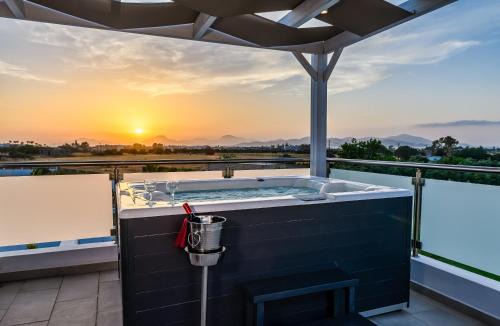 Zipari Villa | ASTERIA PEARL VILLA 2 with Rooftop Jacuzzi
