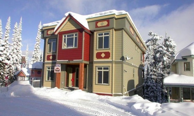 Silver Star Mountain House | Aston House