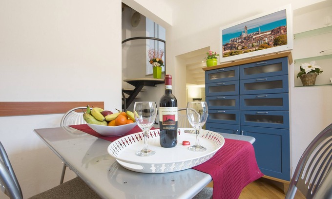 Siena Historical Center Apartment | Astonish Cathedral View