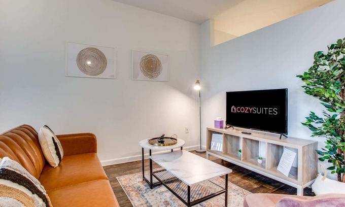 McNeil Apartment | Astonishing CozySuites on I-35 w/pool&parking #11