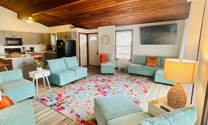 Sunrise Beach House | Astonishing view 100 feet from the lake!
