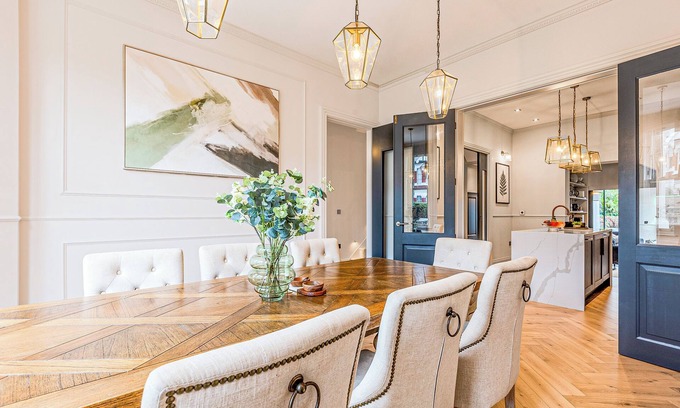 Queen's Park House | Astounding 4BR Haven w/garden, Queens Park Tube