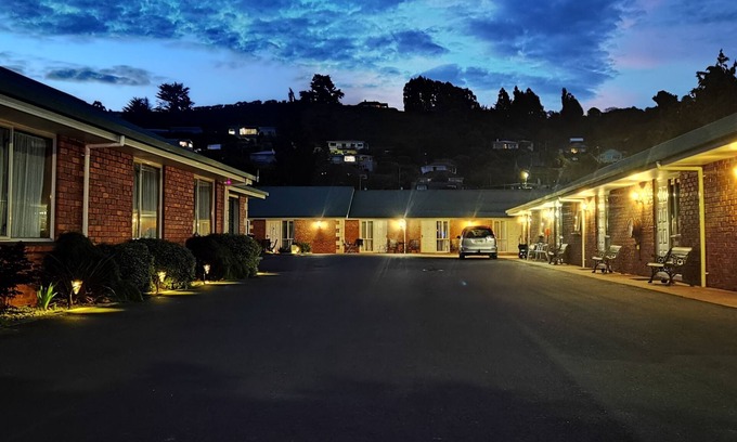 Oamaru Hotel | ASURE Ambassador Motor Lodge