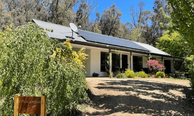 Marysville House | AT HOME ON FALLS - Your home away from home