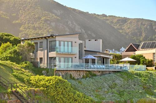 Glentana House | At Last Glentana Beach Manor