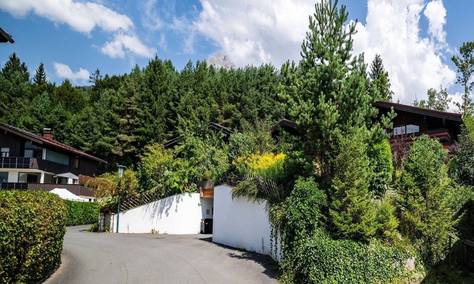 Saalfelden am Steinernen Meer Apartment | Double room near Ritzensee River