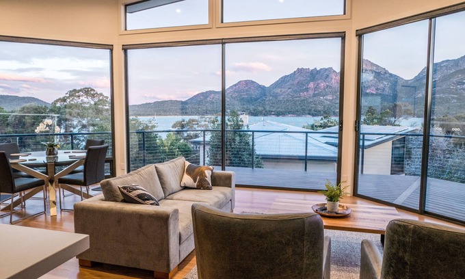 Coles Bay House | At the Bay