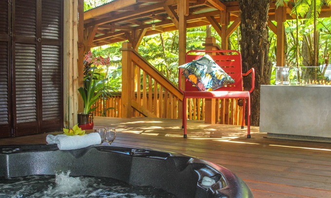 Volcano House | At the Crater's Edge