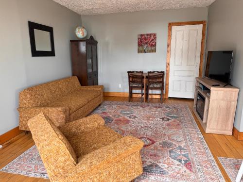 North Algona Wilberforce House | At the Farmhouse - New Frontiers Retreat
