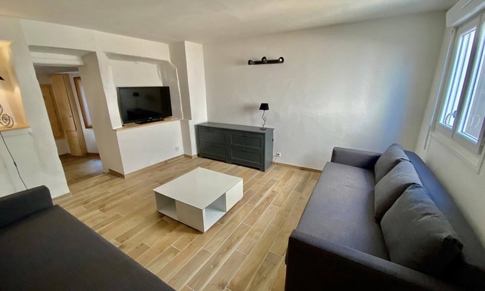 Malaucene Apartment | At the foot of Mont Ventoux Village center Fully renovated apartment
