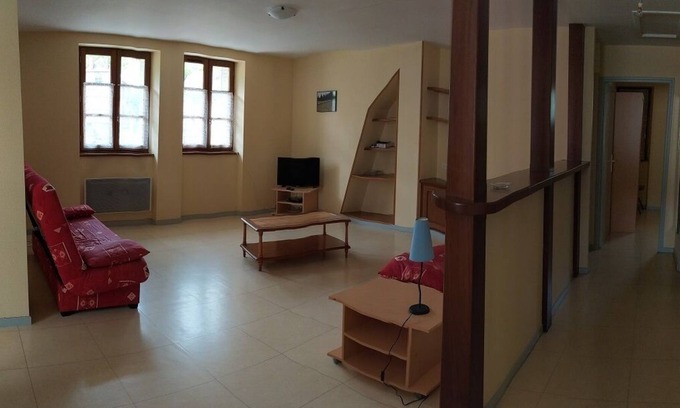 Albepierre-Bredons Apartment | At the heart of the hiking trails