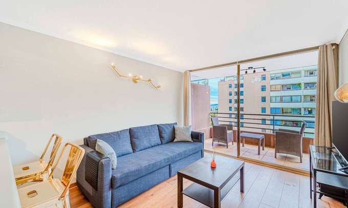 Las Condes Apartment | Atenas Park 1D con Estacionamiento y Wifi