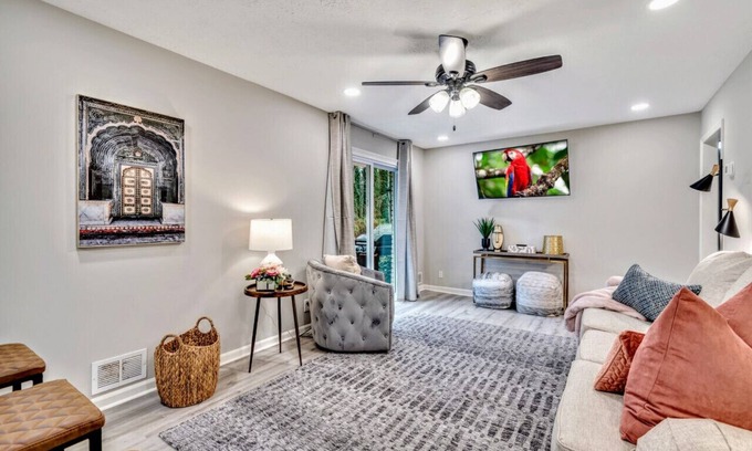 Lilburn House | ATH - 3BR - Sleeps 8 - Pet Friendly - Ranch (john)