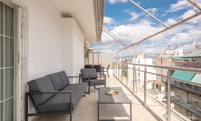 Platia Viktorias Apartment | Athens Del Sol Suite