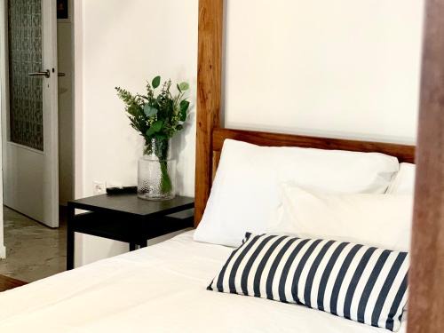 Nea Ionia Apartment | Athens OAKA Apt 2 Baths, Parking, Kitchen