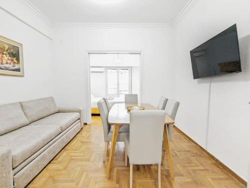 Platia Viktorias Apartment | Athens Paradise Dream Apartment