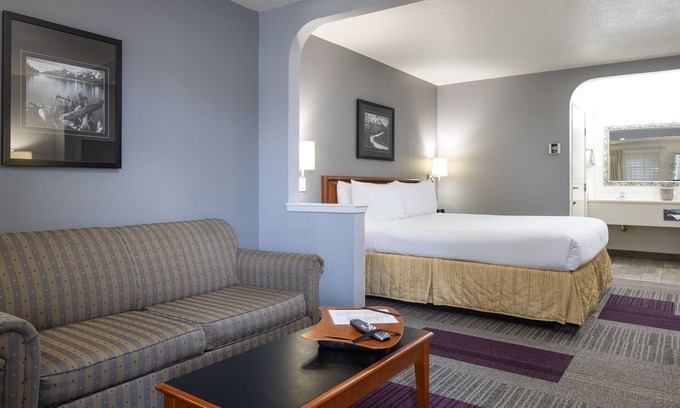 Redwood City Hotel | Atherton Park Inn & Suites