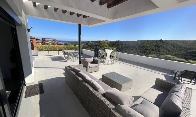 Casares Apartment | Atico apartment with views of the Casares golf course, 3,00 metres from Finca Cortesin