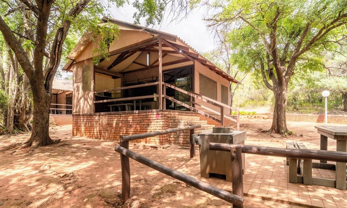 Buffelspoort Hotel | ATKV Buffelspoort