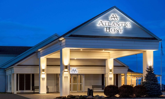 Bathurst Hotel | Atlantic Host Hotel, Trademark Collection by Wyndham