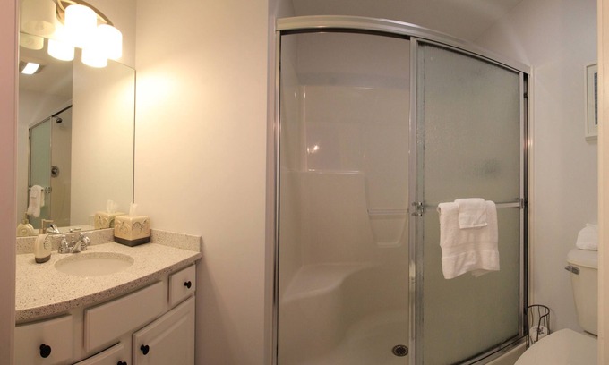 Old Orchard Beach Condo | Atlantic Ocean Suites - Sand Dollar Suite 2