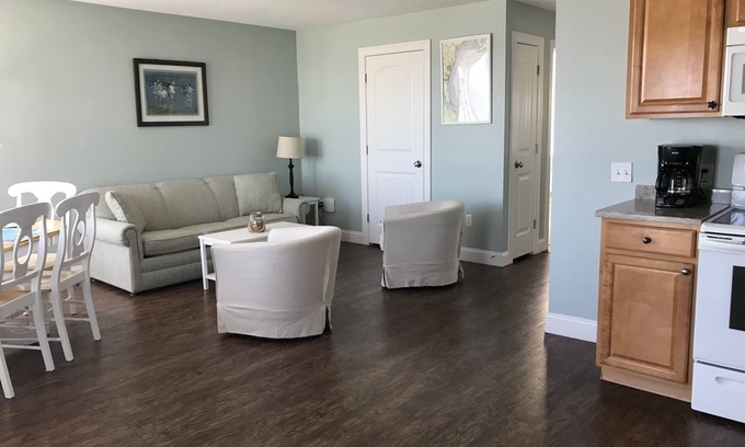 Old Orchard Beach Condo | Atlantic Ocean Suites - Sand Castle Suite 7