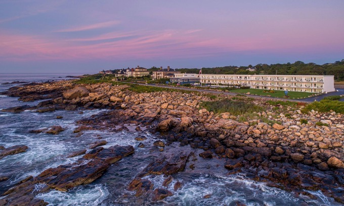 Gloucester Hotel | Atlantis Oceanfront Inn