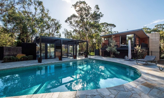 Shoreham House | Atlas Retreat by Property Mums