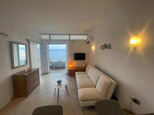 Loutraki-Agioi Theodoroi Apartment | Atlas Zen Blue