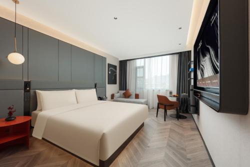 Wuhou Hotel | Atour S Hotel Chengdu Huaxi Provincial Stadium Metro Station