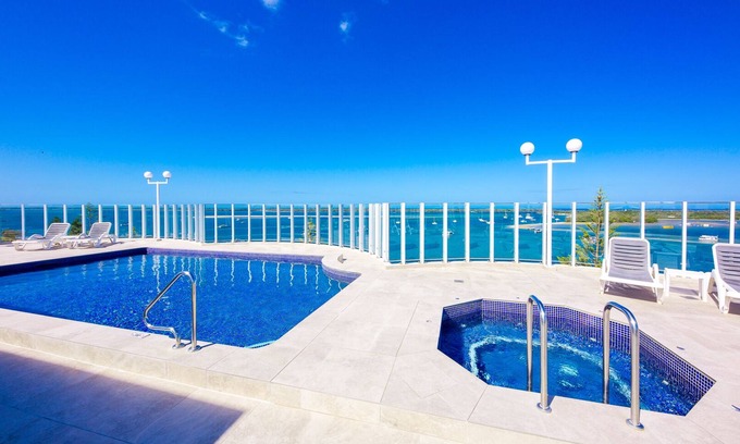 Biggera Waters Hotel | Atrium Resort