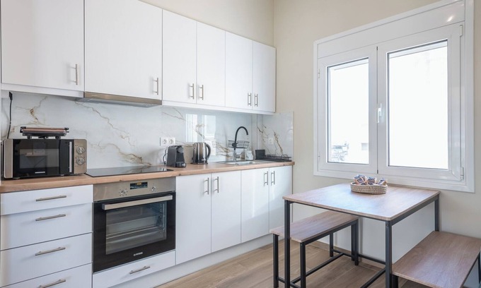 Agios Panteleimonas Apartment | ATTIKI METRO Top Floor Apartment