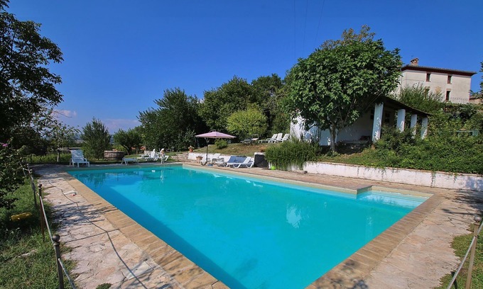 Umbertide Other | Attractive apartment in old farmhouse on the estate with pool.
