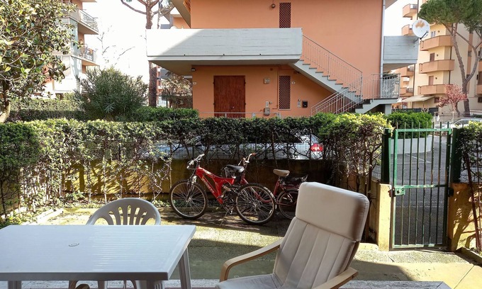Lido Adriano Apartment | Attractive apartment with private garden