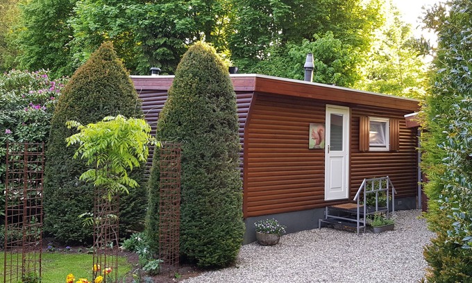 Wolfheze Ski Chalet | Attractive chalet with garden and terrace. Located on the edge of the Veluwe, near Arnhem.