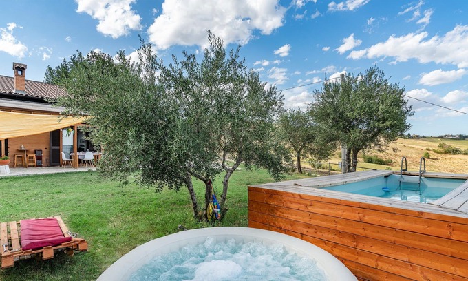 Tolentino House | Attractive cottage with pool for a wonderful vacation with your loved ones.