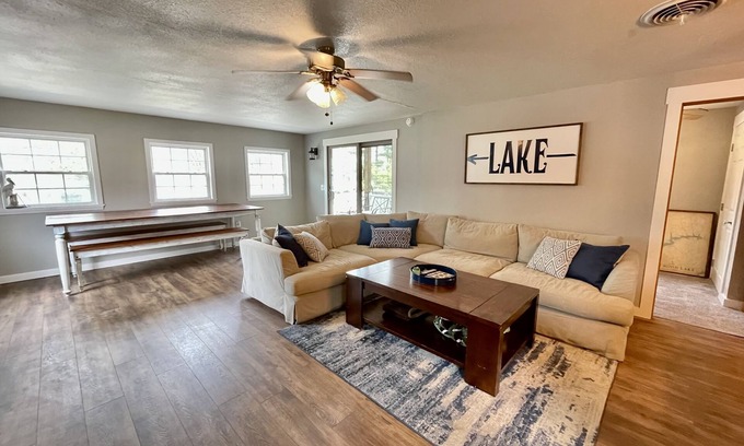 Sherrodsville Cottage | Atwood Lake Large Family Retreat