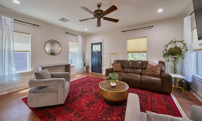 Cherrywood House | ATX Pocket Park Craftsman - Mueller Park, Downtown Austin Area