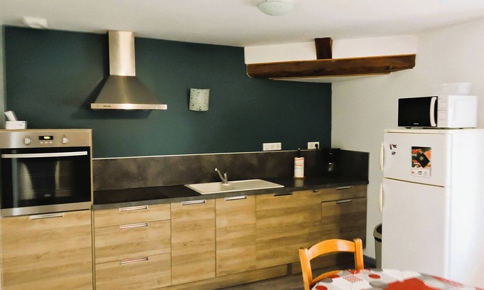 Ars-sur-Formans Apartment | Atypical apartment in the heart of the village of Ars sur Formans, private parking space
