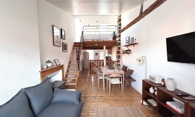 Le Puy-en-Velay House | Atypical house - In the heart of the historic center