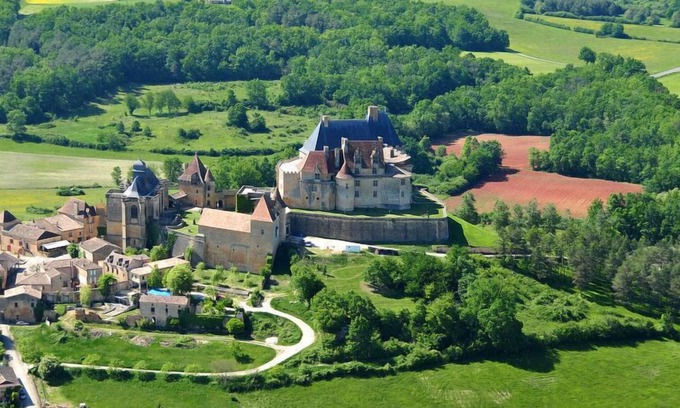 Blanquefort-sur-Briolance House | Au Cayroux by Interhome